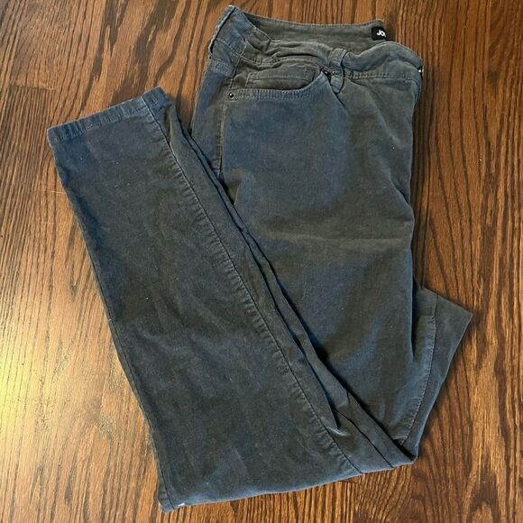 Joe Fresh Corduroy slim pants EUC - Picture 2 of 4
